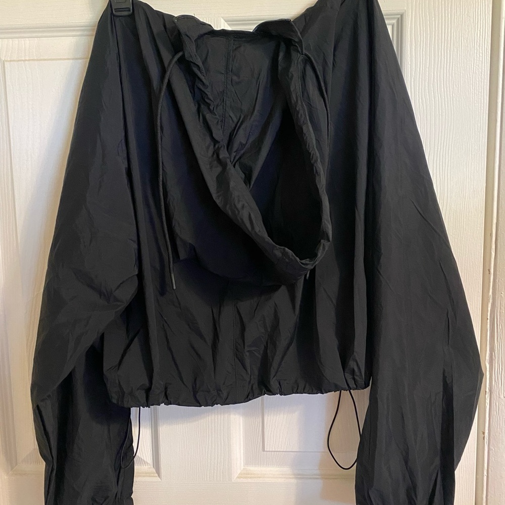 All In Motion Women’s Medium Windbreaker Jacket Hooded with Waist Drawstring NWT - Picture 2 of 3